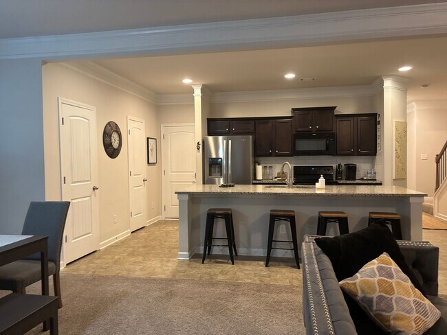 Foto del edificio - 3-bedroom, 2.5-bathroom single-family home. Available Now!