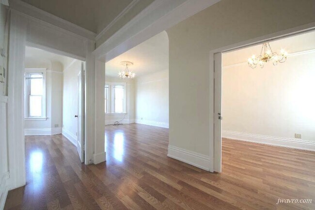Building Photo - 2471 Lombard St