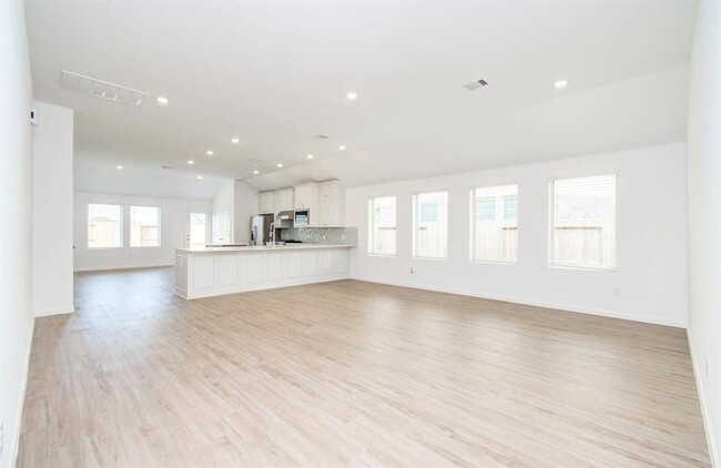 Building Photo - 30334 Tall Fescue Dr