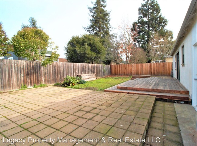 Building Photo - 3 br, 1 bath House - 31 Vallejo St