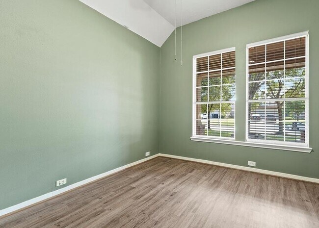 Foto del edificio - 31030 Imperial Walk Ln