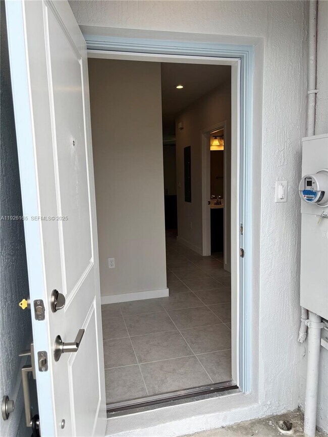 Foto del edificio - 551 NW 10th St