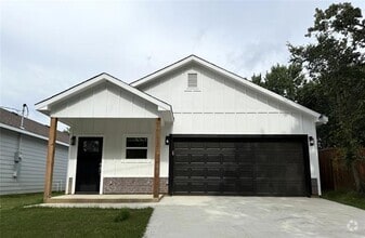 Building Photo - 1913 Ave A