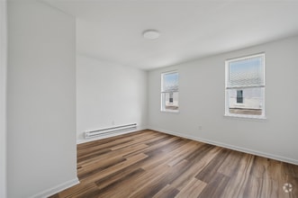 Building Photo - 6154 Glenmore Ave