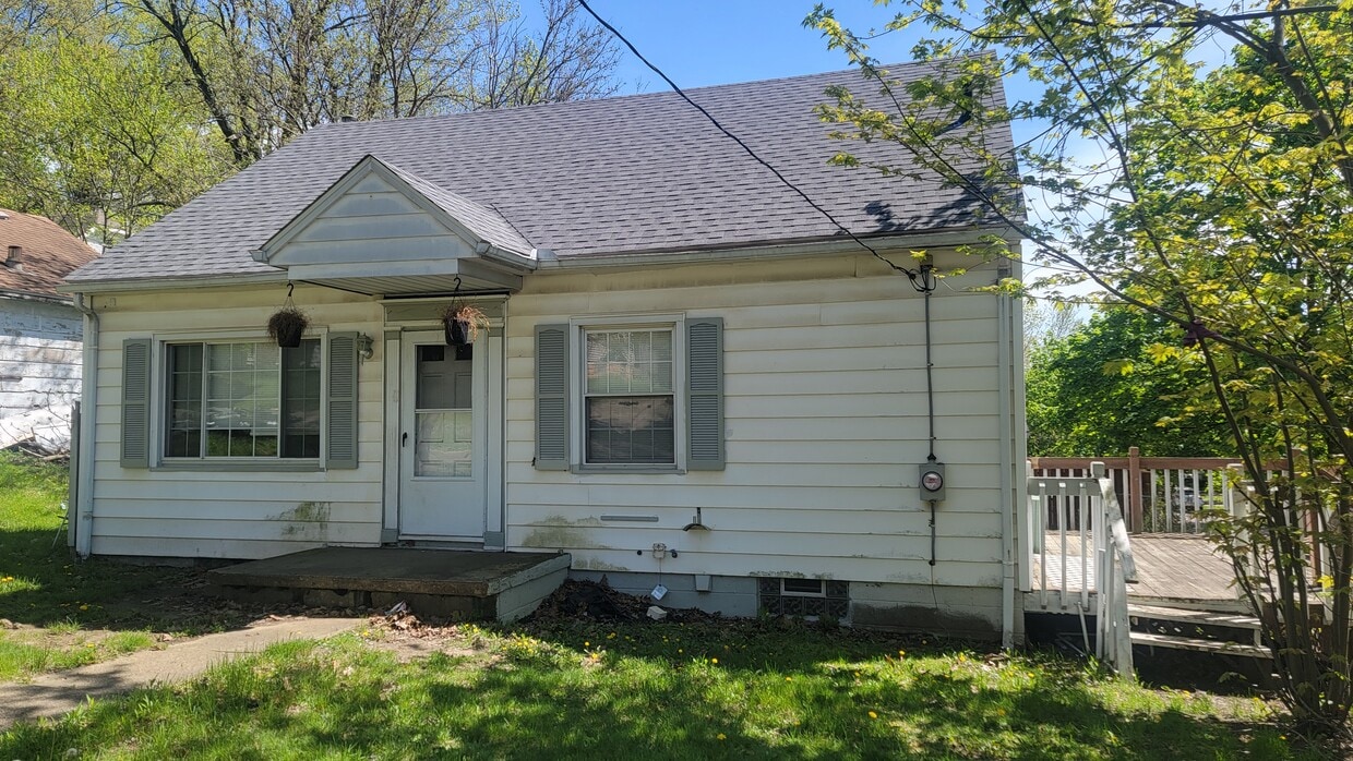 Primary Photo - 1450 Newton St