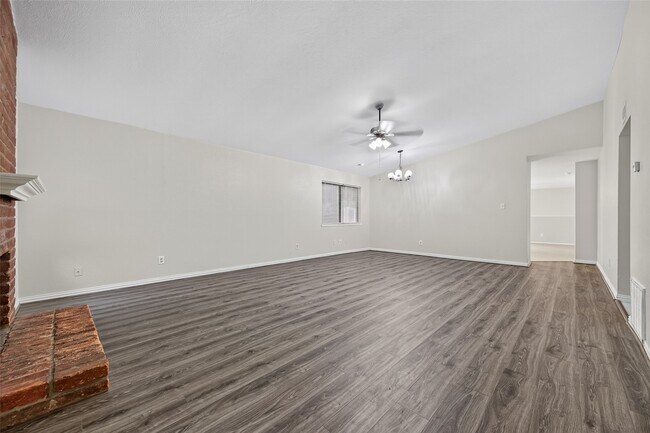Foto del edificio - 22803 Carter Moir Ln