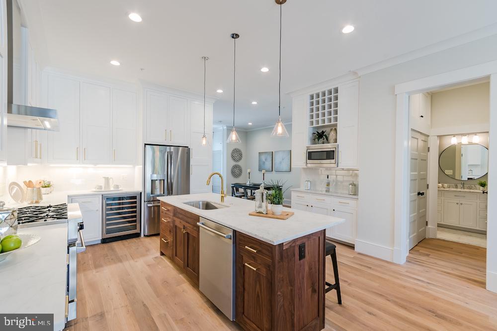Foto principal - 504 C St NE
