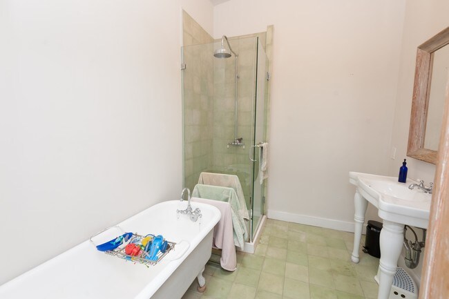 Foto del edificio - 97 N 7th St