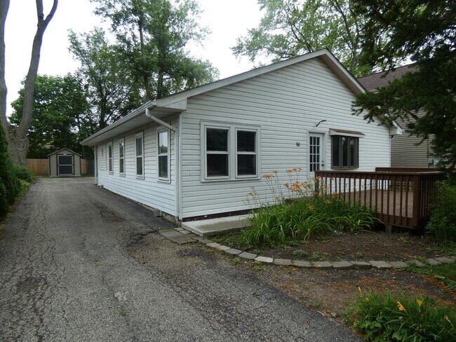 Building Photo - 910 Highland Ave