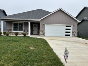 Building Photo - 551 Ayden Ln