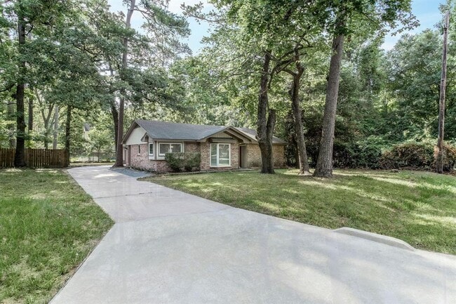 Building Photo - 24326 Pine Canyon Dr