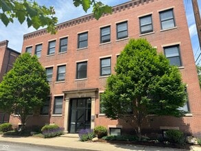 Building Photo - 312 E 13th St