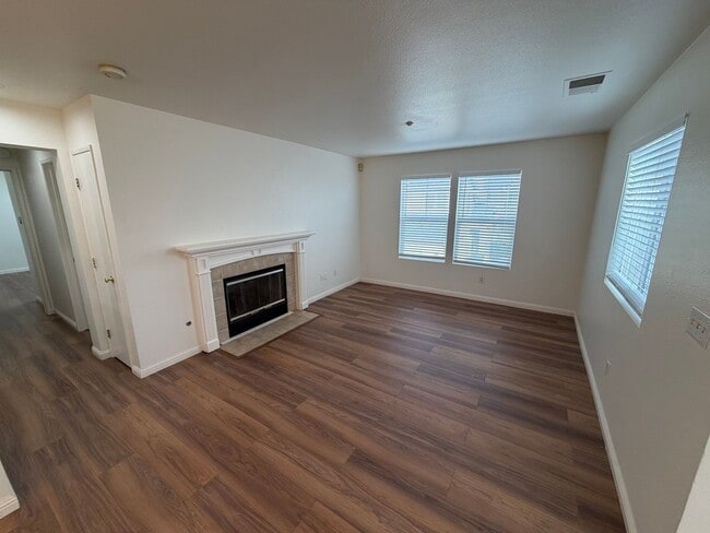 Building Photo - Charming and Updated 2BD/2BA Livermore Copper Hill Condo Near Las Positas College & 580!