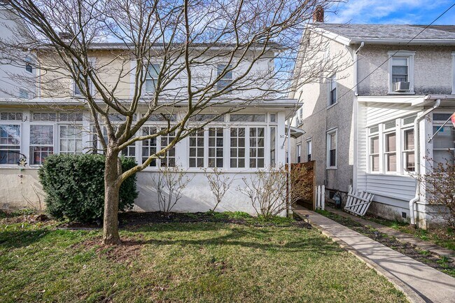 Foto del edificio - Beautiful 3 Bedroom Twin in Lansdale with garage $2,400/month