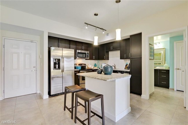 Building Photo - 2 br, 2 bath  - 11501 Lakeside Dr