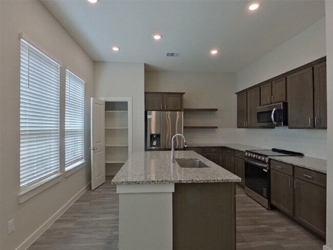 Building Photo - 22812 Terrazzo Dr