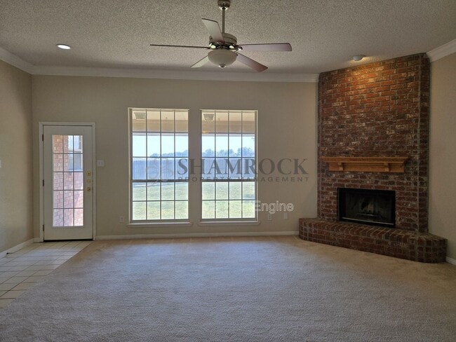 Building Photo - 260 Cross Country Dr