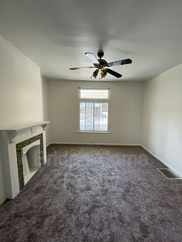 Building Photo - 1367 Montezuma St