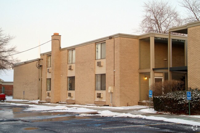 Building Photo - Eagle Pointe Apartments
