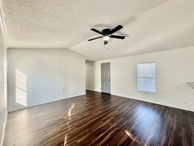 Foto del edificio - 1007 Spooner St