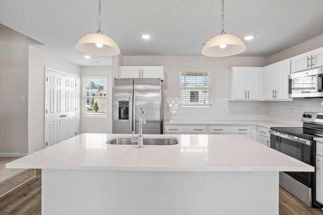 Building Photo - 1037 Peony Ln