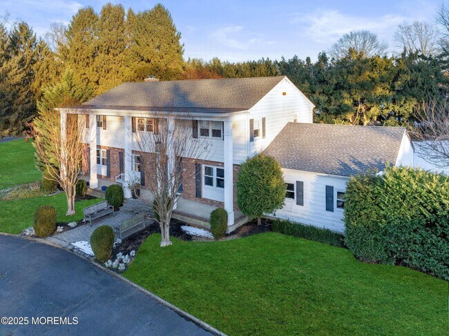 Foto del edificio - 25 Surrey Ln