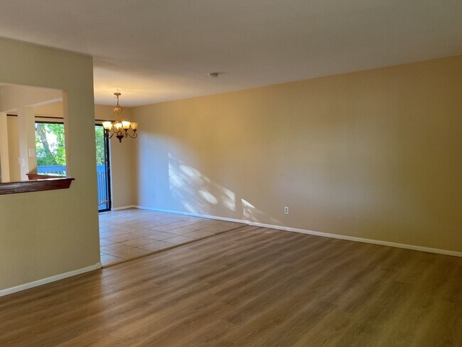 Foto del edificio - STUDENTS WELCOME! 5 Bedroom 3 Bathroom Bi-Level Single-Family Home in Midtown Fort Collins