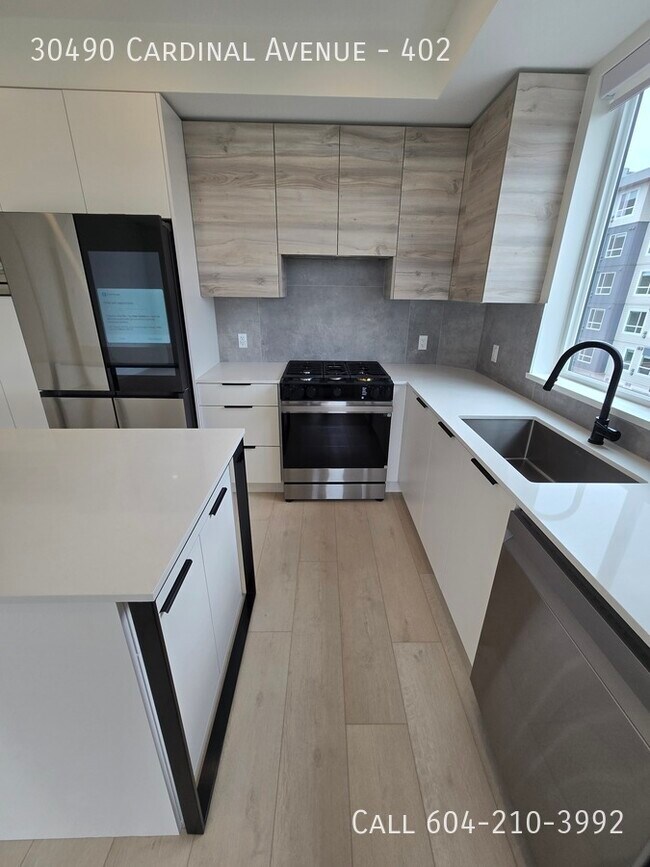 Photo du bâtiment - Brand New Condo With Two Parking