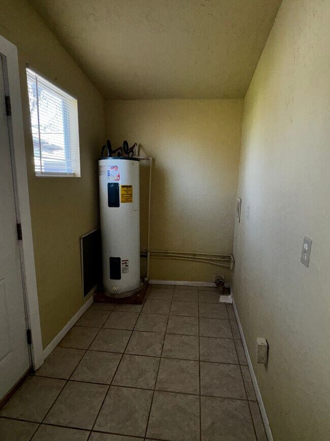 Foto del edificio - 909 NW Bell Ave