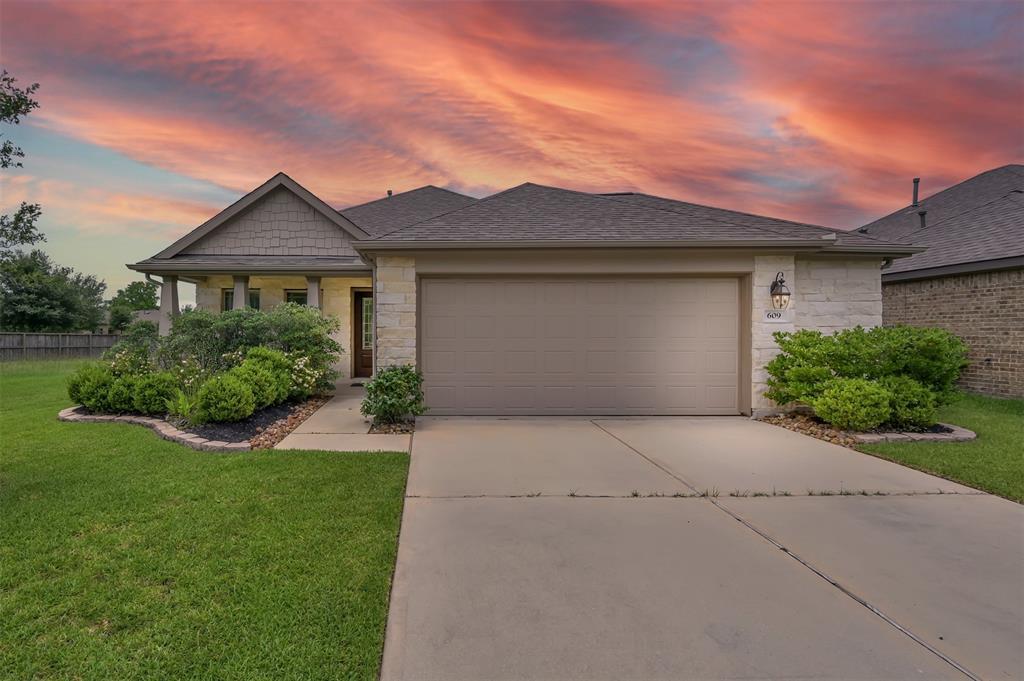 609 Maple Point Dr E, Conroe, TX 77301 House for Rent in Conroe, TX