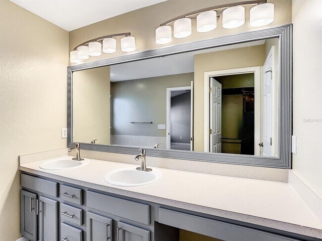 Foto del edificio - 2355 Hadley Way