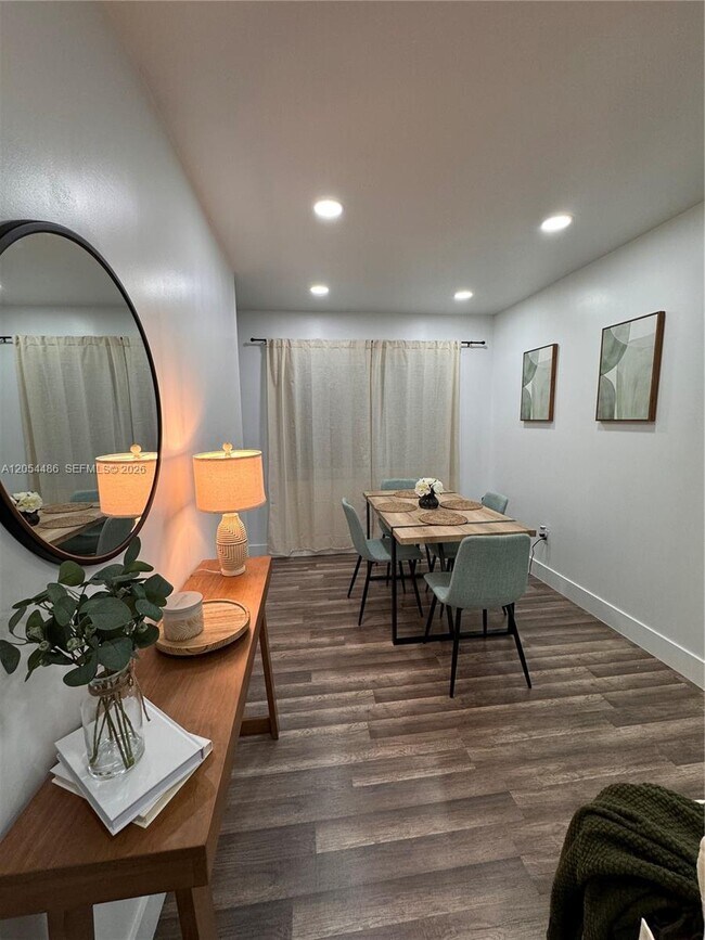 Foto del edificio - 22258 Beverly Ave