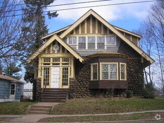 Building Photo - 69 Beacon Ave