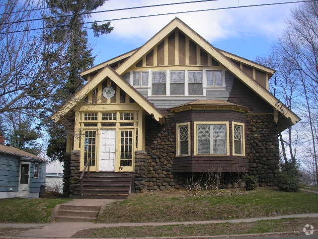 Building Photo - 69 Beacon Ave
