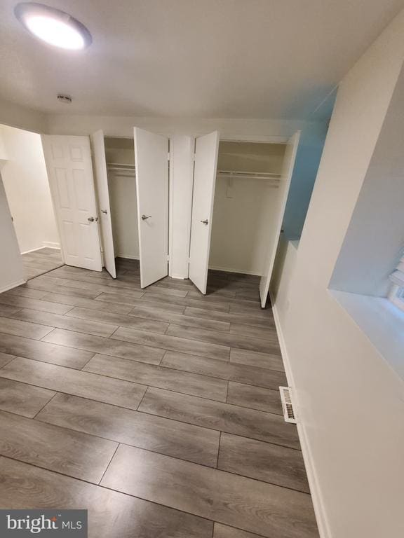 Building Photo - 1909 Dutch Village Dr