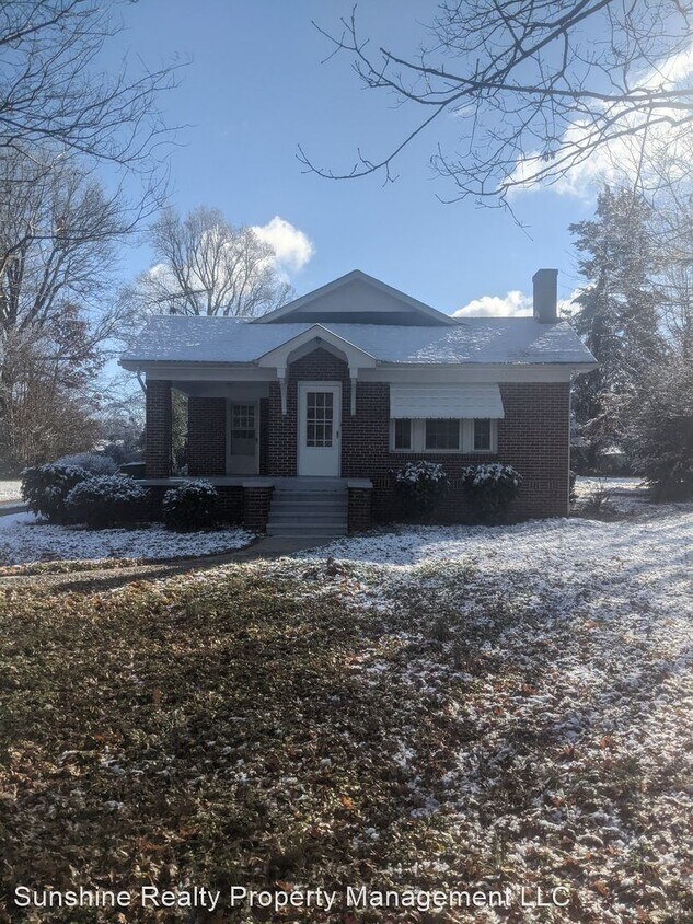 Primary Photo - 3 br, 1 bath House - 511 ALAMANCE ROAD