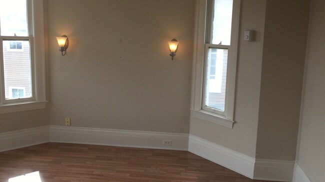 Building Photo - 160 S Wade Ave