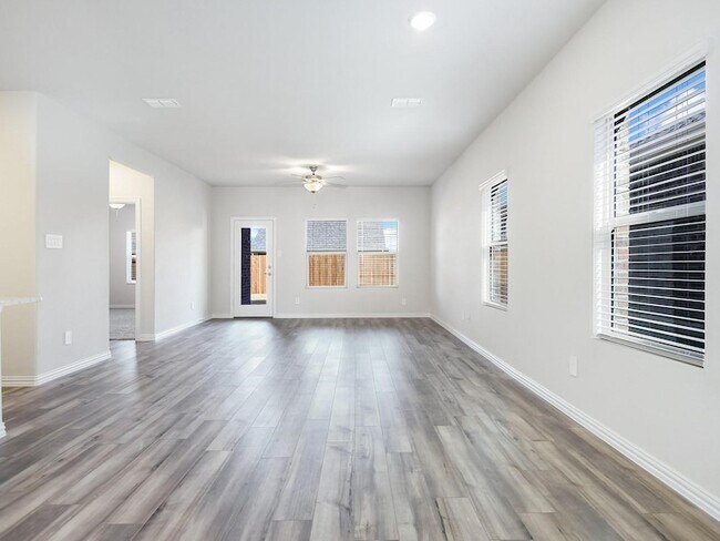 Building Photo - 208 Goosewood Dr