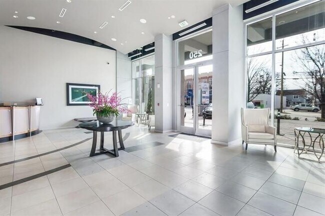 Foto del edificio - 250 Pharr Rd NE