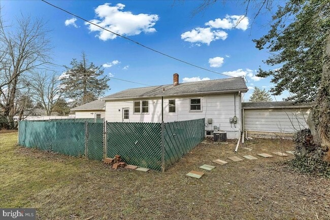 Foto del edificio - 201 Trimble Blvd