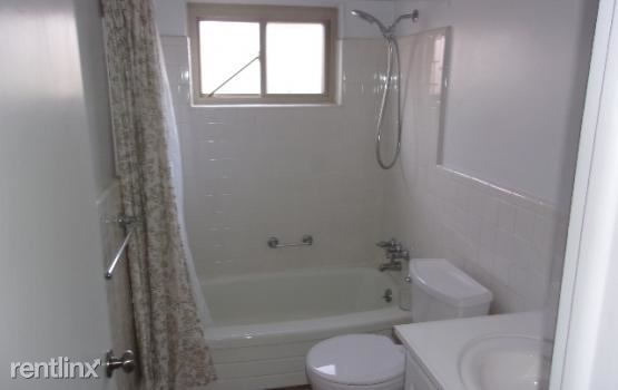 Foto del edificio - 2859 E Maple Rd