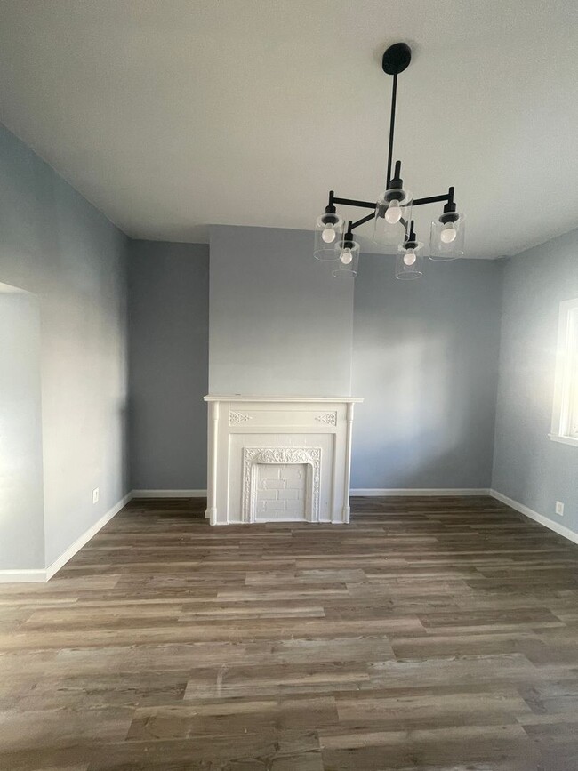 Building Photo - Beautiful 3 bed in Sheraden, move in ready!