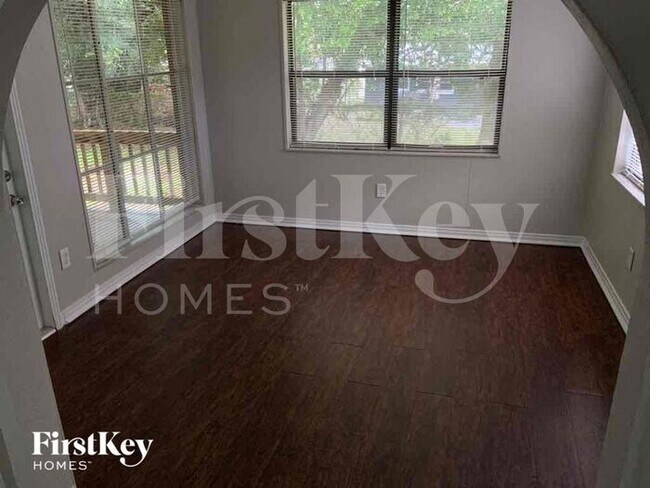 Foto del edificio - 3408 E Knollwood St