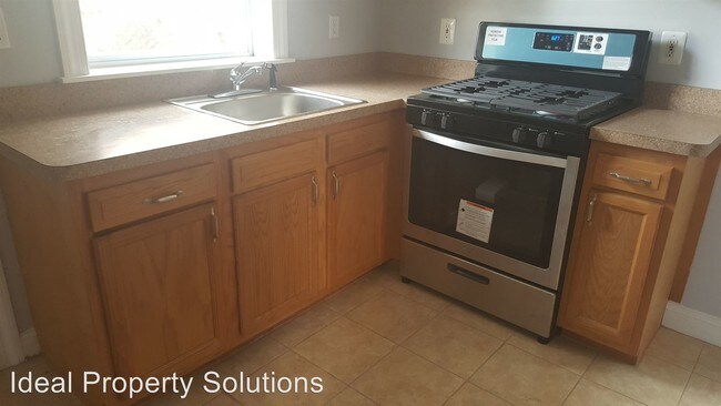 Building Photo - 4 br, 2 bath House - 125 W 23rd Street
