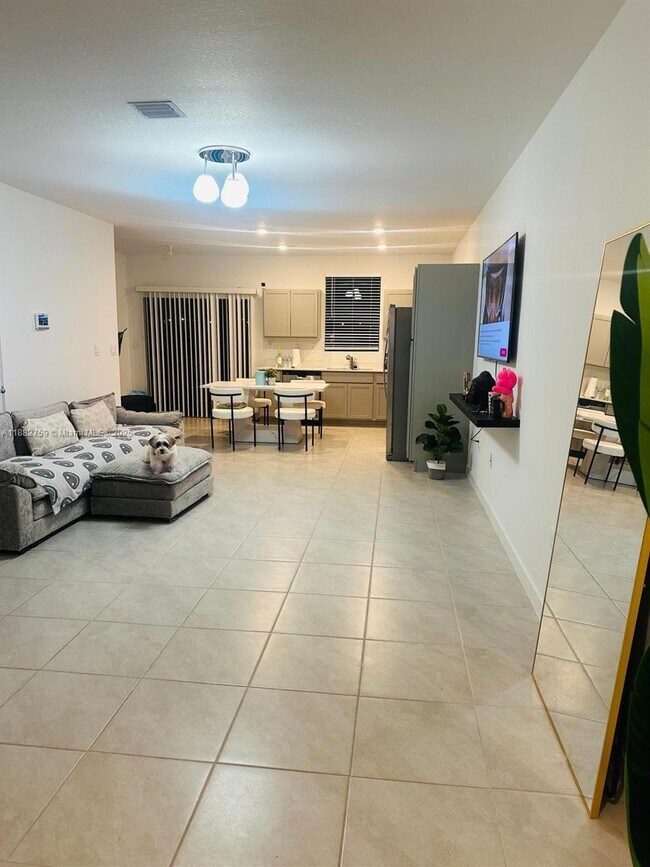 Foto del edificio - 437 NE 13th St