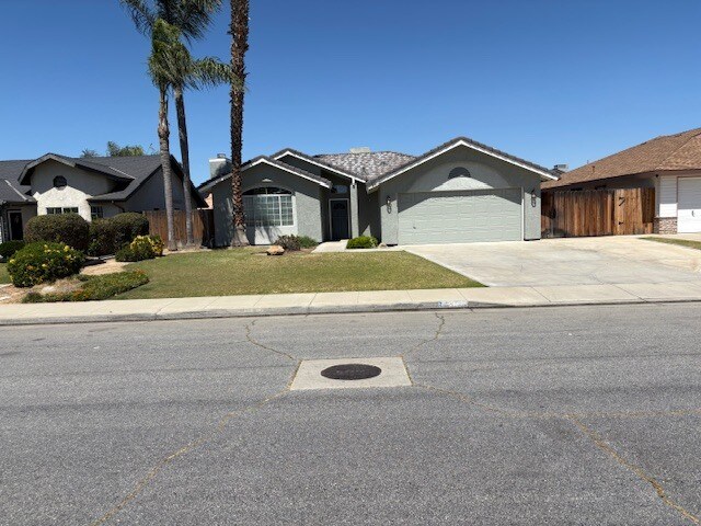 Foto del edificio - 9912 Vanessa Ave