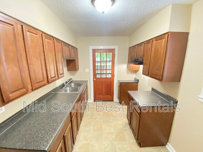 Building Photo - 1842 S Sutton Dr