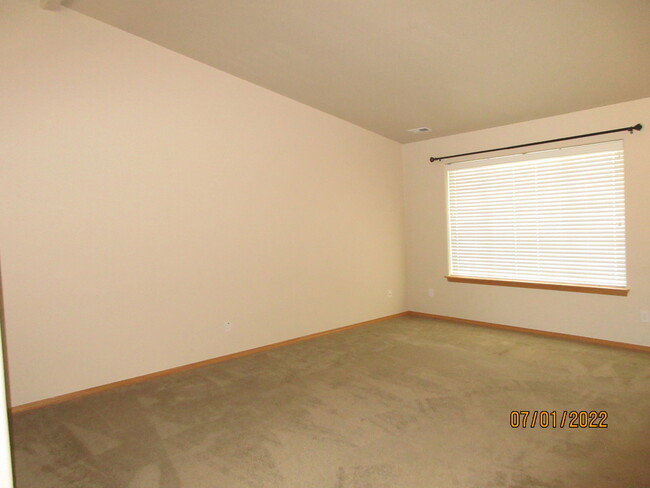 living room - 1802 N Aladdin Rd