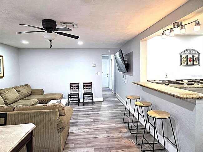 Foto del edificio - 6886 49th Ave N