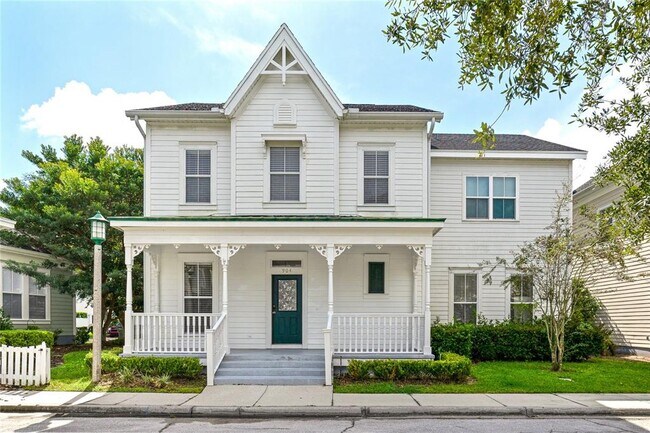 Building Photo - 904 Yew Ct